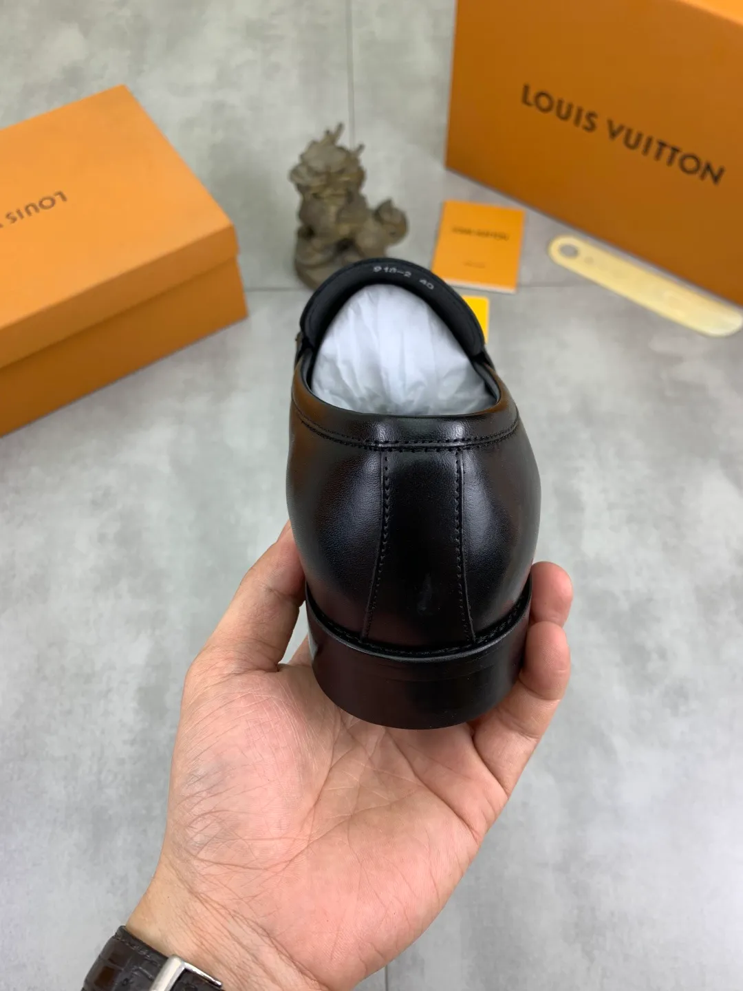 Men's Men's Shoes 💰P420 [New Style] 💰Yangli💎💎💎[Louis Vuitton] LV high-end men's formal business leather shoes, original order 1:1! Original imported calfskin, original metal buckle, imported sheepskin lining for feet, original outsole, men's shoe size: 39-45 (38.46 customized) black optional